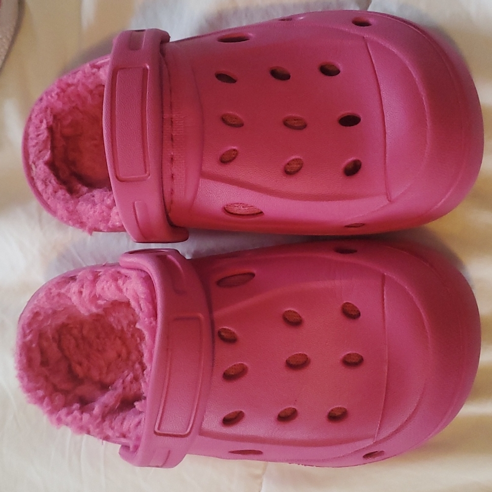 9 girls lined slip on shoes